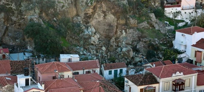 Λέκκας: Η εκκένωση στο Πλωμάρι θα διαρκέσει τουλάχιστον μία με δύο εβδομάδες